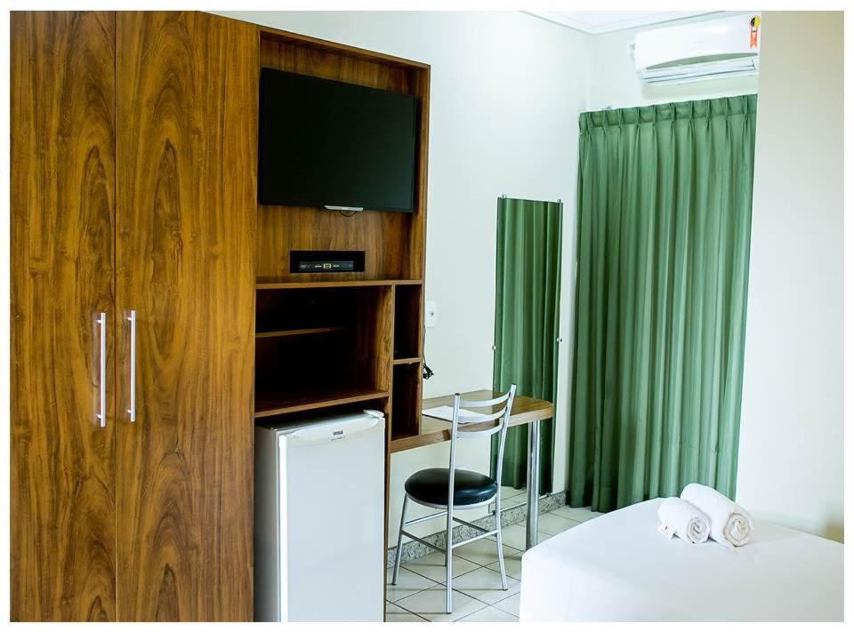 Steel Valley Hotel อิปาทินกา ภายนอก รูปภาพ
