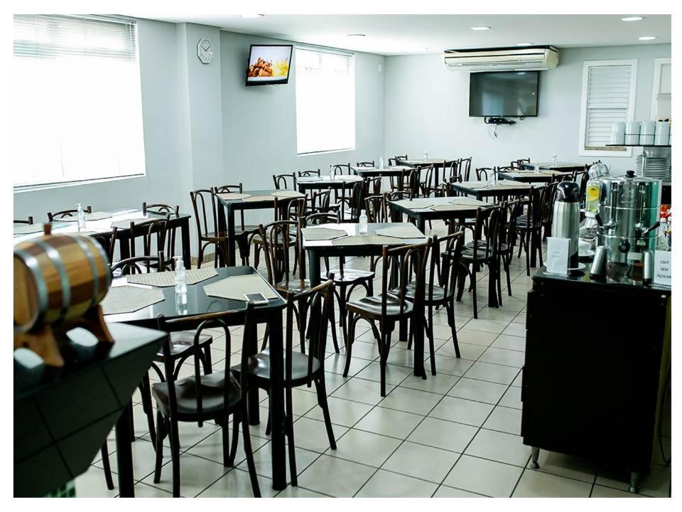 Steel Valley Hotel อิปาทินกา ภายนอก รูปภาพ