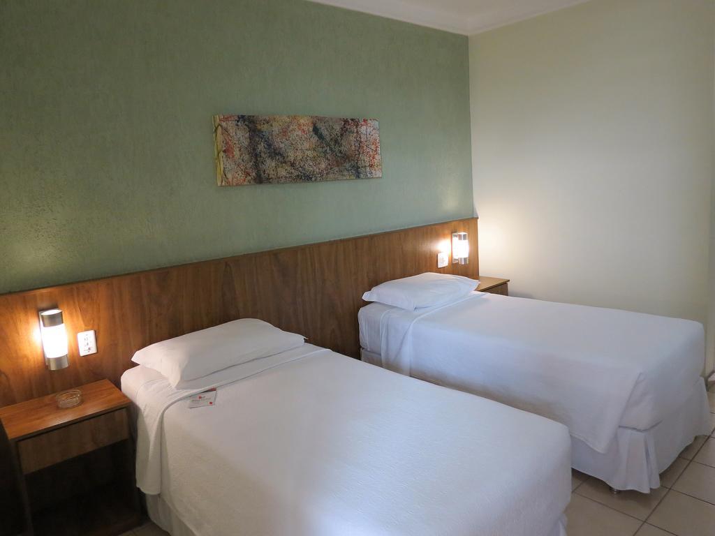 Steel Valley Hotel อิปาทินกา ภายนอก รูปภาพ